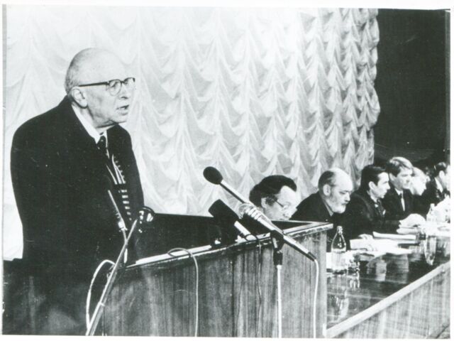 Rede von A. D. Sacharow bei der Eröffnung der Sowjetunionweiten Gründungskonferenz der Gesellschaft "Memorial"